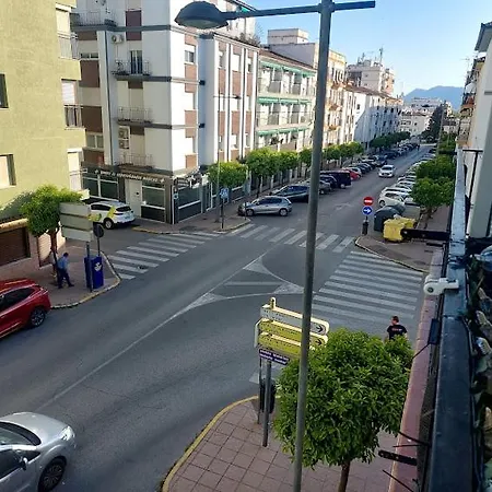 En Piso Con Terraza Junto A La Estacion 龙达